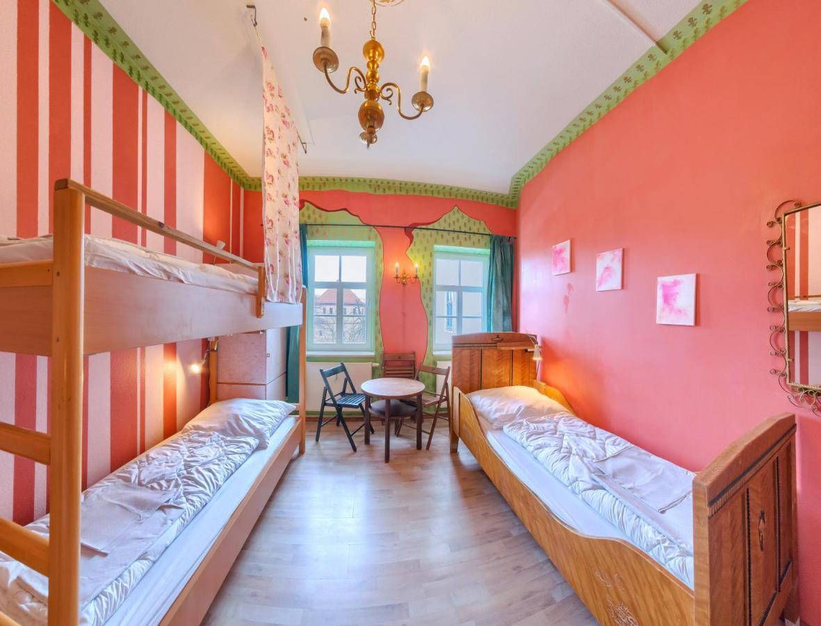 Labyrinth Hostel Weimar Exterior photo