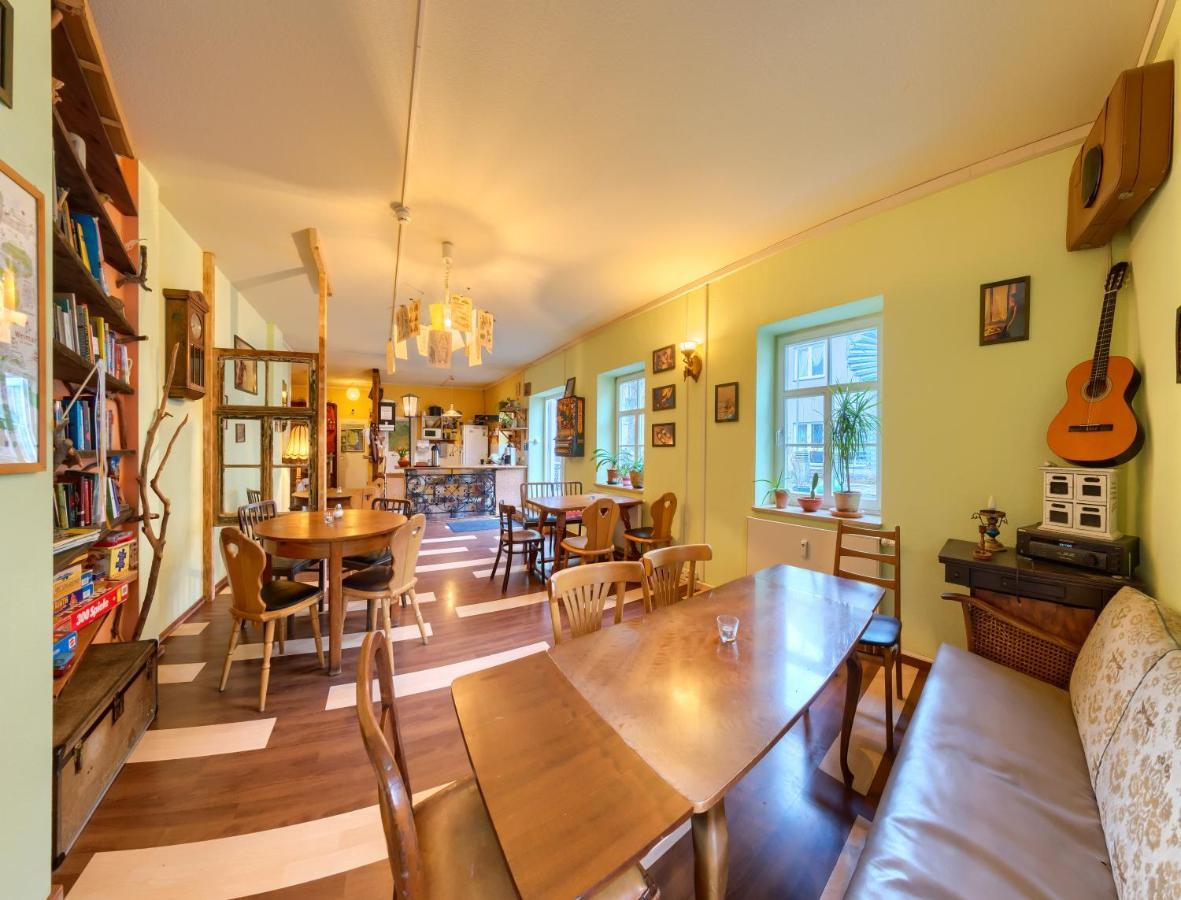 Labyrinth Hostel Weimar Exterior photo