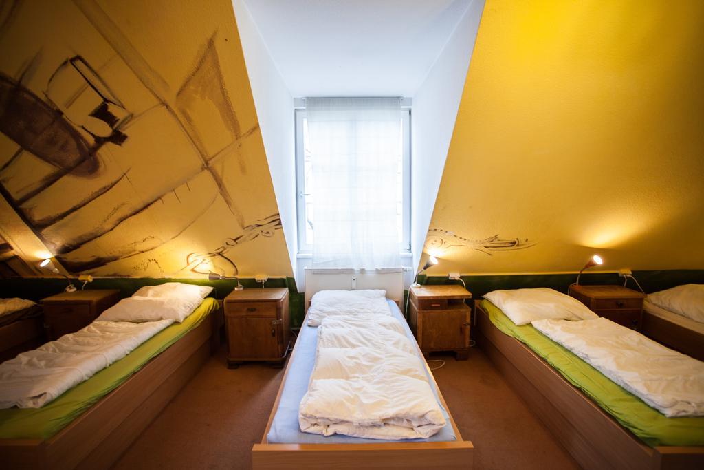 Labyrinth Hostel Weimar Exterior photo
