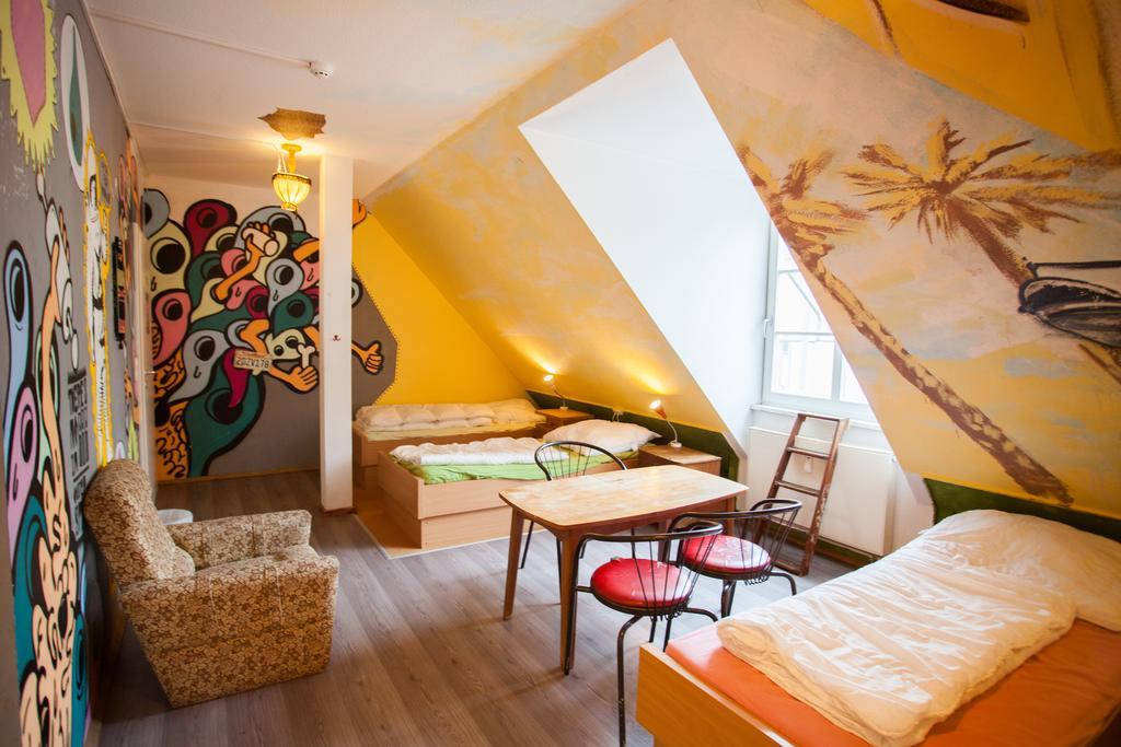 Labyrinth Hostel Weimar Exterior photo