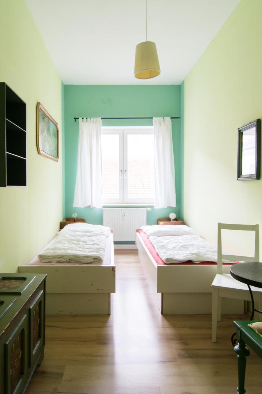Labyrinth Hostel Weimar Exterior photo